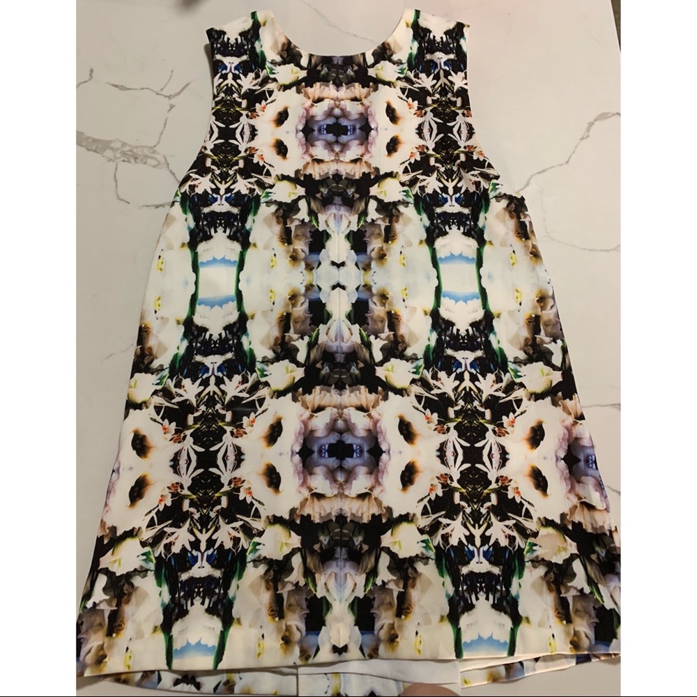 Finders Keepers |
INNER LIGHT REVERSIBLE DRESS